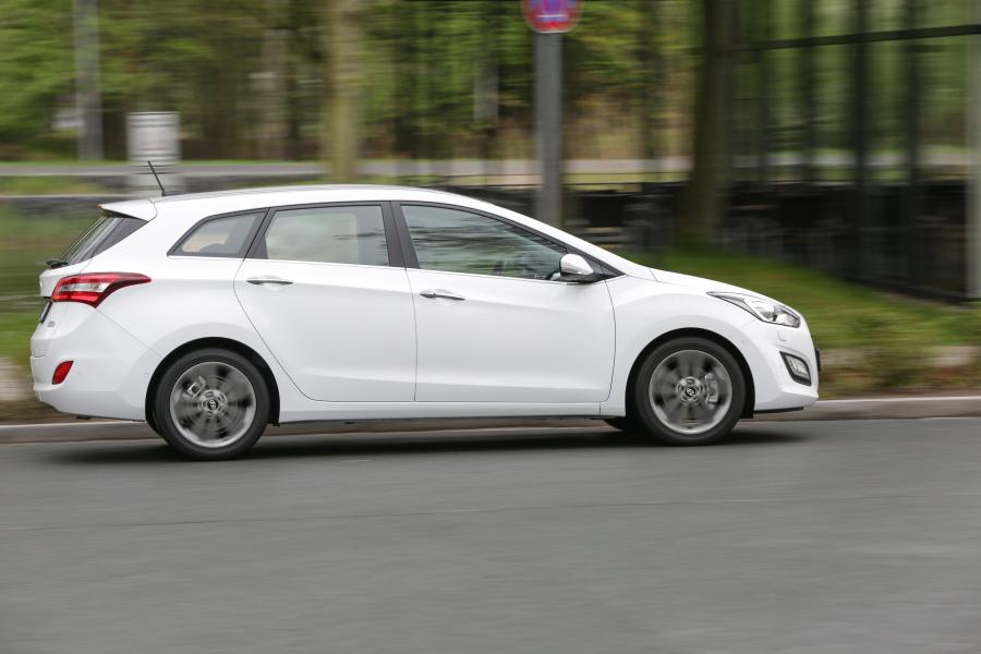  Hyundai i30 Wagon 2015 года  (фото 13 из 25)